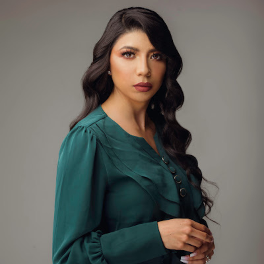 Meet your Posher, Alejandra